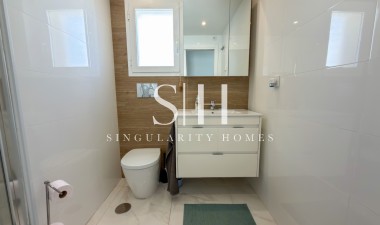 Resale - Apartment / flat - Torrevieja - Aguas Nuevas
