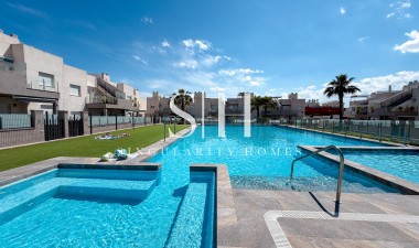 Resale - Apartment / flat - Torrevieja - Aguas Nuevas