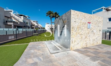 Resale - Apartment / flat - Torrevieja - Aguas Nuevas