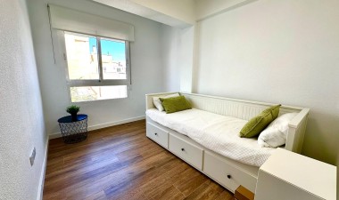 Resale - Apartment / flat - Torrevieja - Centro