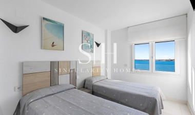 Återförsäljning - Lägenhet / lägenhet - Torrevieja - Punta prima
