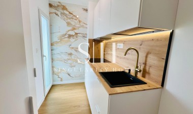 Återförsäljning - Lägenhet / lägenhet - Torrevieja - Punta prima