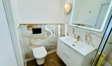 Återförsäljning - Lägenhet / lägenhet - Torrevieja - Punta prima