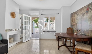 Odsprzedaż - Dom - Torrevieja - Los altos