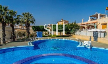 Odsprzedaż - Dom - Torrevieja - Los altos