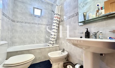 Odsprzedaż - Mieszkanie w bloku - Orihuela Costa - Costa Blanca
