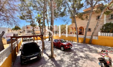 Återförsäljning - Villa - Torrevieja - Los balcones