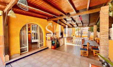Återförsäljning - Villa - Torrevieja - Los balcones
