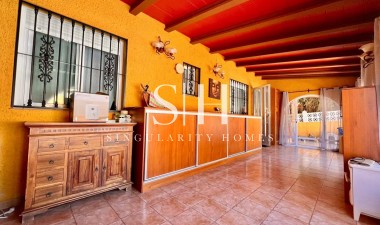 Återförsäljning - Villa - Torrevieja - Los balcones