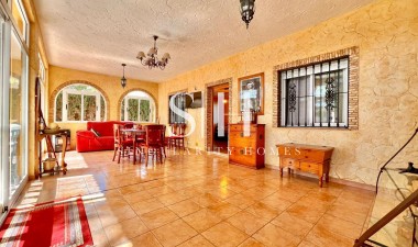 Återförsäljning - Villa - Torrevieja - Los balcones