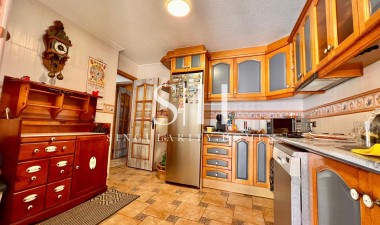 Återförsäljning - Villa - Torrevieja - Los balcones