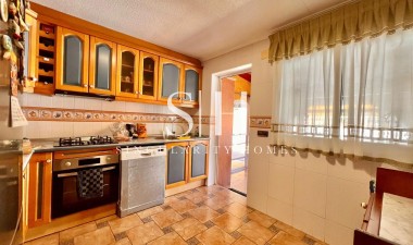 Återförsäljning - Villa - Torrevieja - Los balcones