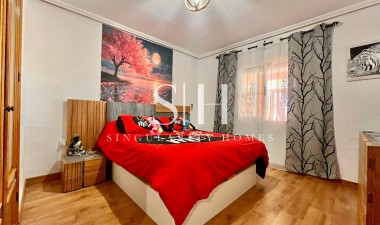 Återförsäljning - Villa - Torrevieja - Los balcones