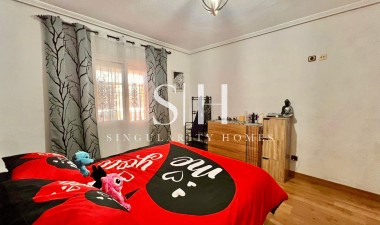 Återförsäljning - Villa - Torrevieja - Los balcones
