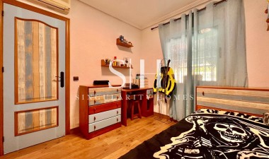 Återförsäljning - Villa - Torrevieja - Los balcones