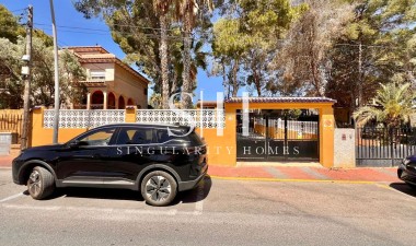 Återförsäljning - Villa - Torrevieja - Los balcones