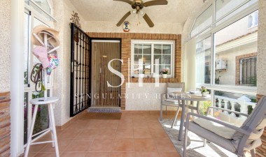 Wiederverkauf - Villa - Orihuela Costa - Los Dolses
