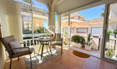 Wiederverkauf - Villa - Orihuela Costa - Los Dolses