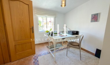 Wiederverkauf - Villa - Orihuela Costa - Los Dolses