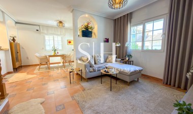 Wiederverkauf - Villa - Orihuela Costa - Los Dolses