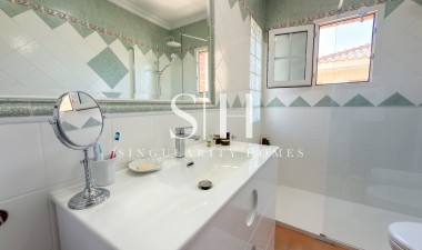 Wiederverkauf - Villa - Orihuela Costa - Los Dolses