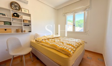 Wiederverkauf - Villa - Orihuela Costa - Los Dolses