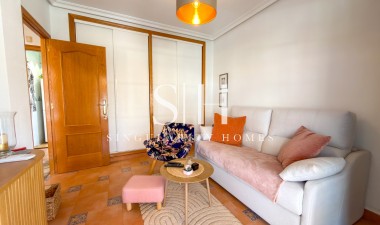 Wiederverkauf - Villa - Orihuela Costa - Los Dolses