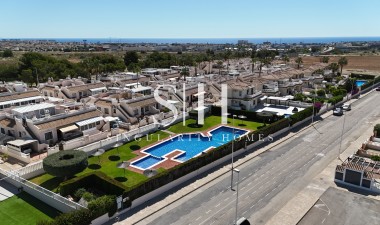 Wiederverkauf - Villa - Orihuela Costa - Los Dolses