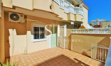 Resale - House - Orihuela Costa - Villamartin