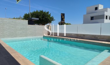 Resale - Villa - San Miguel de Salinas - Inland