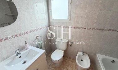 Resale - Apartment / flat - Torrevieja - Playa del Cura