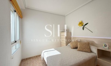 Resale - Apartment / flat - Torrevieja - Playa del Cura