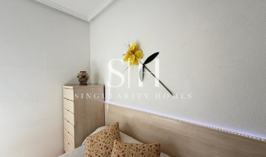 Resale - Apartment / flat - Torrevieja - Playa del Cura