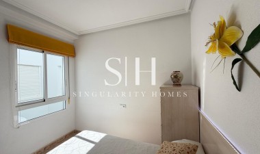 Resale - Apartment / flat - Torrevieja - Playa del Cura