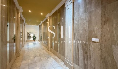 Resale - Apartment / flat - Torrevieja - Playa del Cura