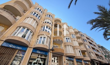 Resale - Apartment / flat - Torrevieja - Playa del Cura