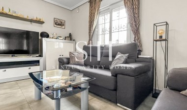 Resale - Villa - Orihuela Costa - Costa Blanca