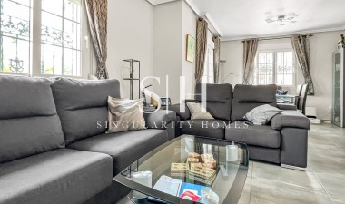 Resale - Villa - Orihuela Costa - Costa Blanca