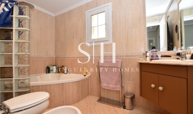Resale - Villa - Orihuela Costa - Costa Blanca