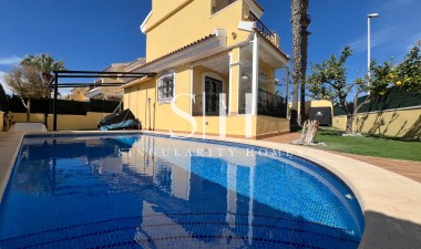 Resale - Villa - Orihuela Costa - Costa Blanca