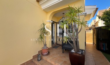 Resale - Villa - Orihuela Costa - Costa Blanca