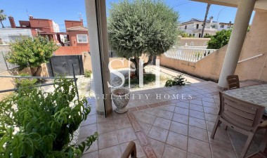 Resale - Villa - Torrevieja - aguas nuevas