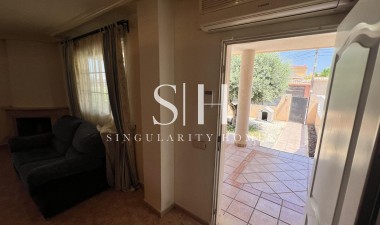 Resale - Villa - Torrevieja - aguas nuevas