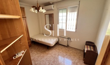 Resale - Villa - Torrevieja - aguas nuevas