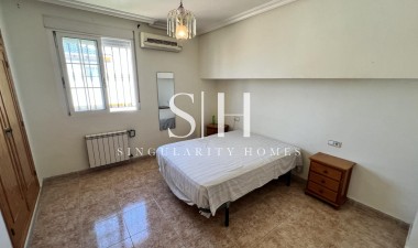 Resale - Villa - Torrevieja - aguas nuevas