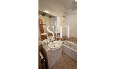 Resale - Villa - Torrevieja - aguas nuevas