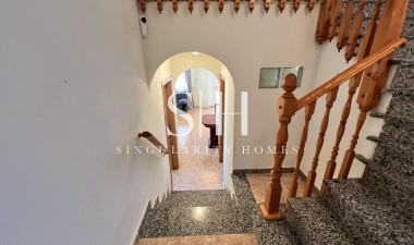Resale - Villa - Torrevieja - aguas nuevas