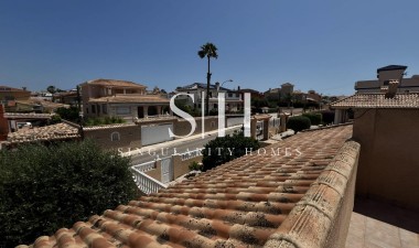 Resale - Villa - Torrevieja - aguas nuevas