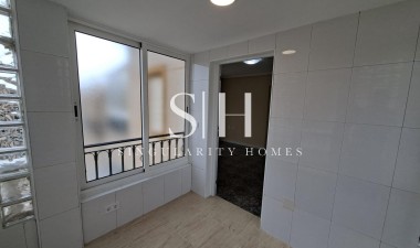 Resale - Bungalow - Orihuela Costa - Punta Prima