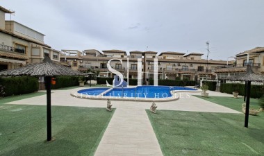Resale - Bungalow - Orihuela Costa - Punta Prima